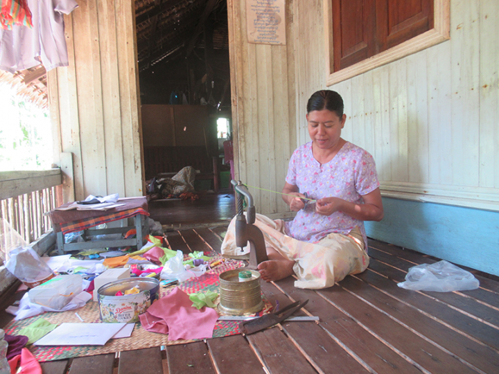 အမျိုးသမီးများ၏ မြေယာပိုင်ဆိုင်မှုကို ခြိမ်းခြောက်နေသော မြန်မာ့လယ်ယာမြေ ဥပဒေ (Coconuts Yangon)
